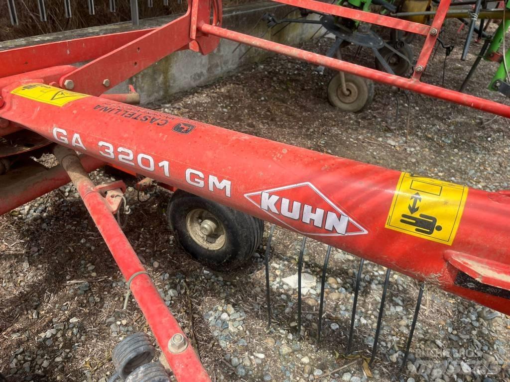 Kuhn GA 3201 G M 犁耙和摊草机