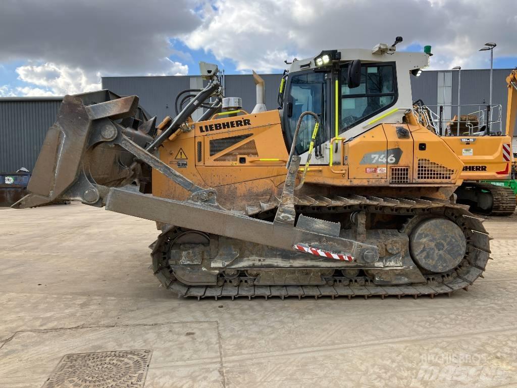 Liebherr PR 746 履带式推土机