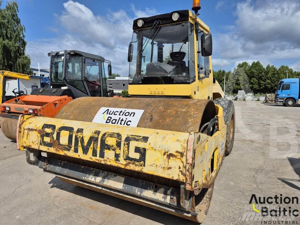Bomag BW 211 D-4 单轮压路机