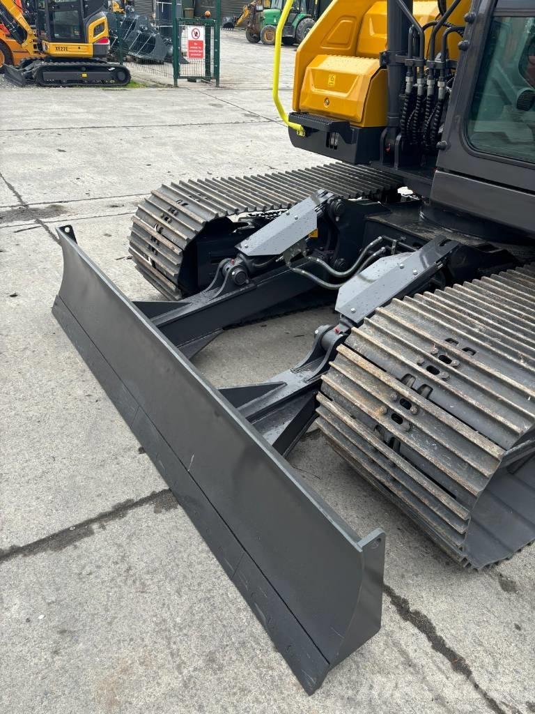 XCMG XE135E 履带挖掘机