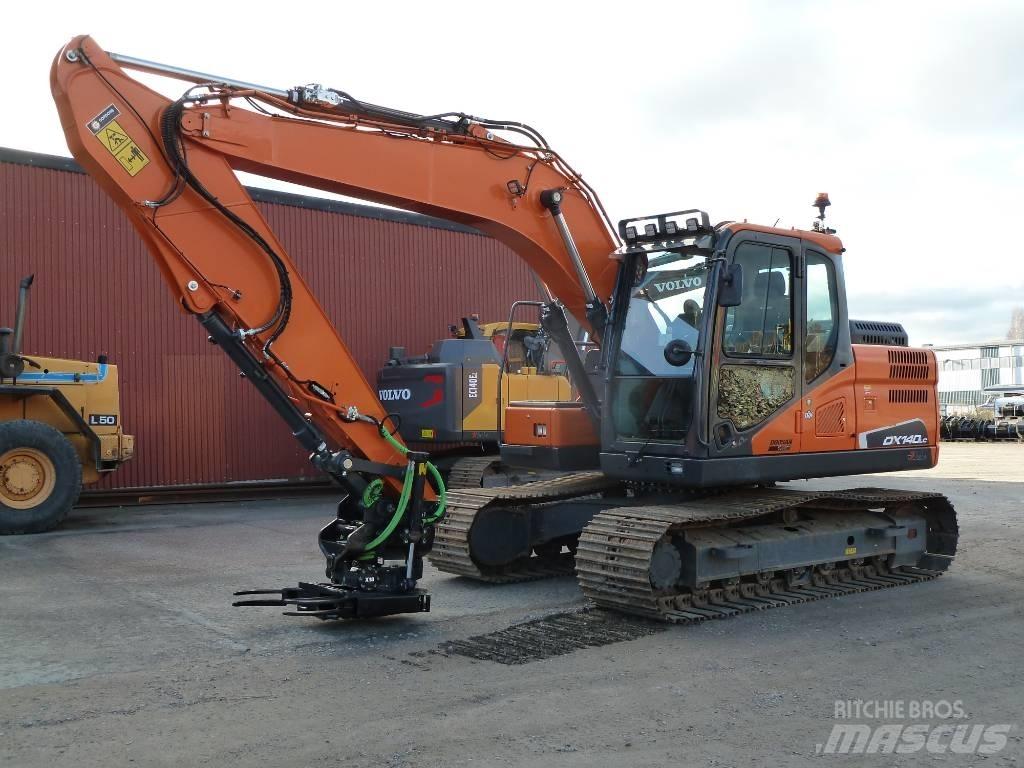 Doosan DX140LC-5 履带挖掘机
