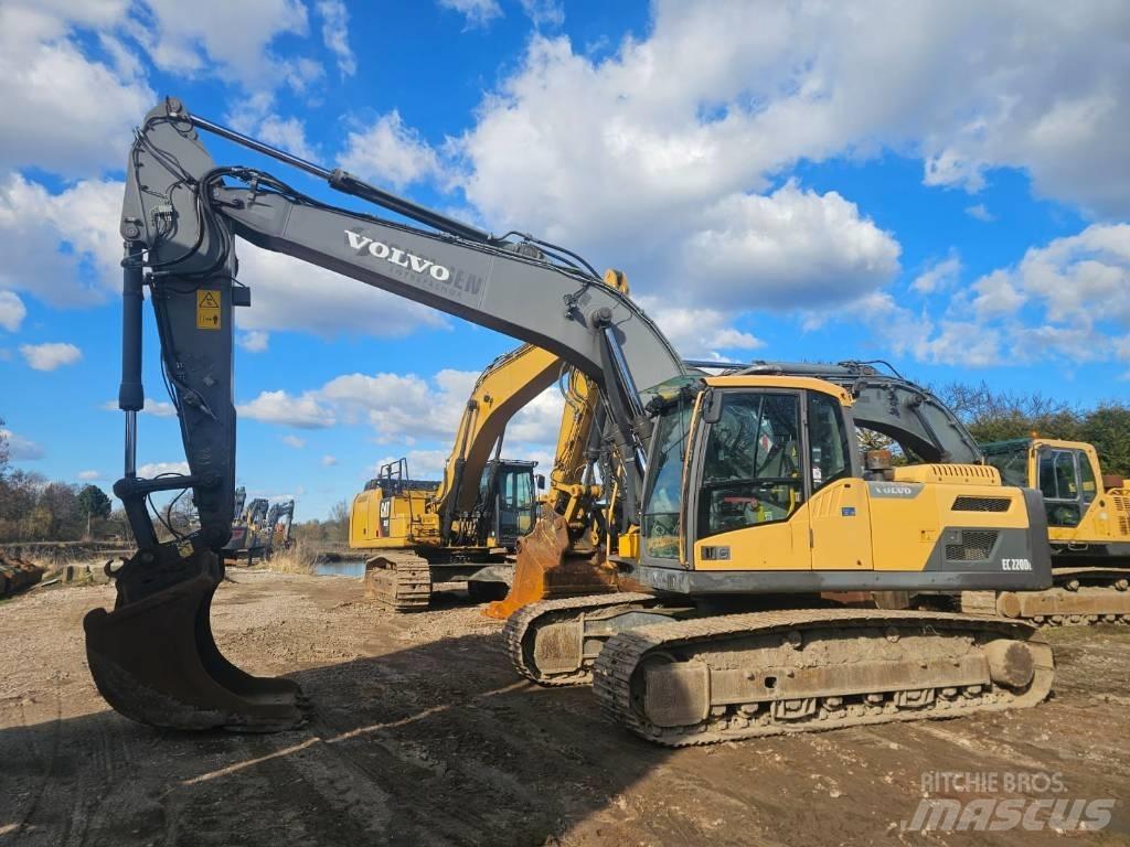 Volvo EC 220 DL 履带挖掘机