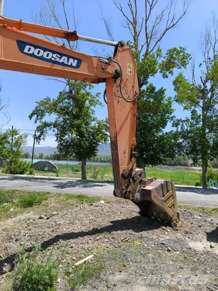 Doosan DH210W-7 轮式挖掘机