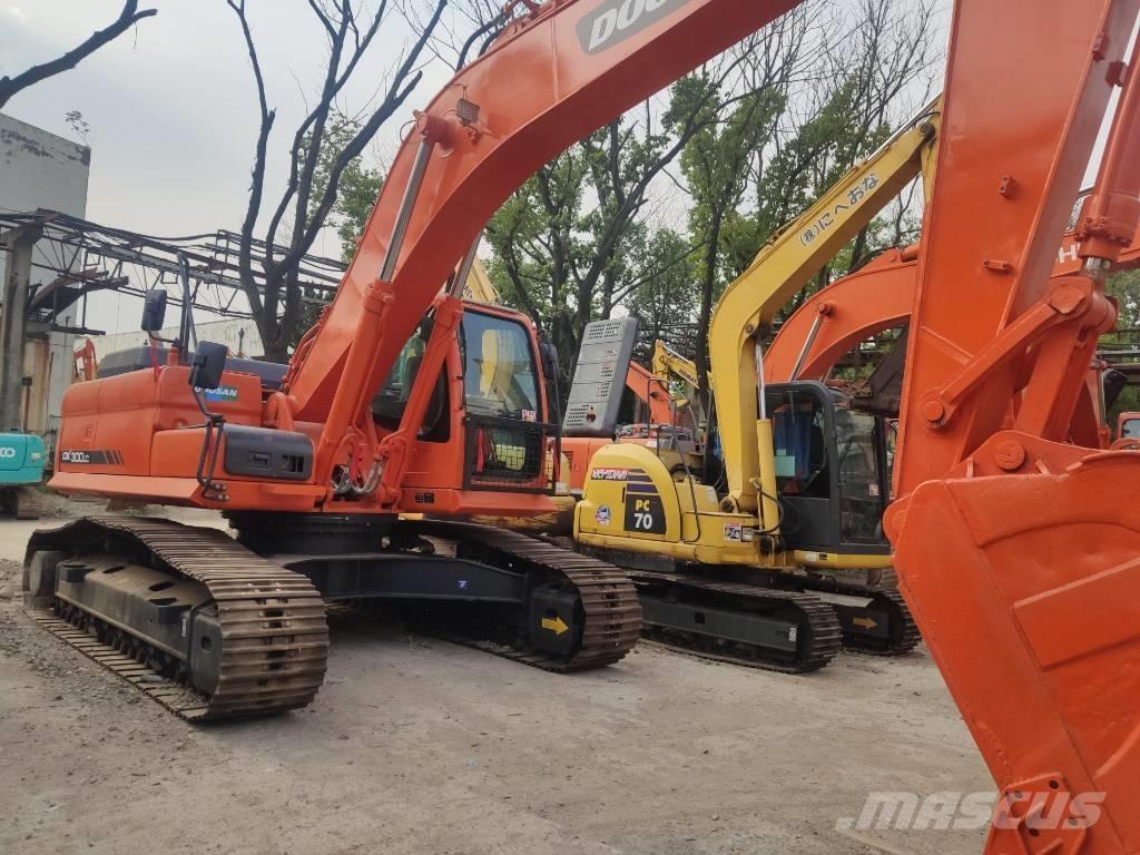 Doosan DX 300 履带挖掘机