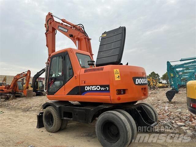 Doosan DH150W 轮式挖掘机