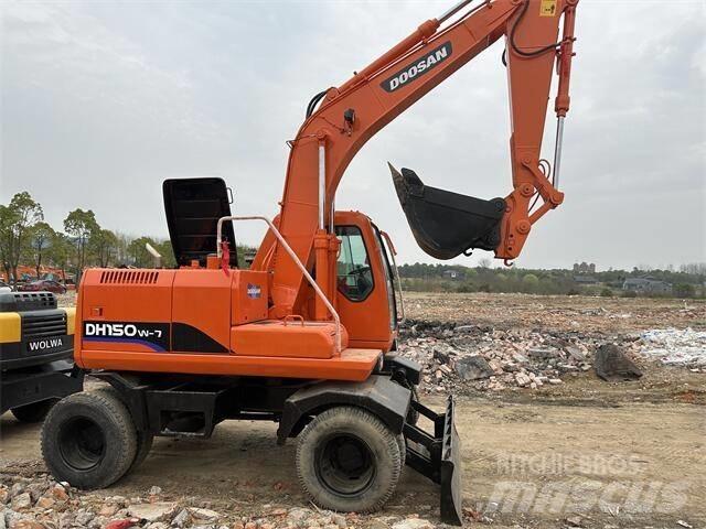 Doosan DH150W 轮式挖掘机