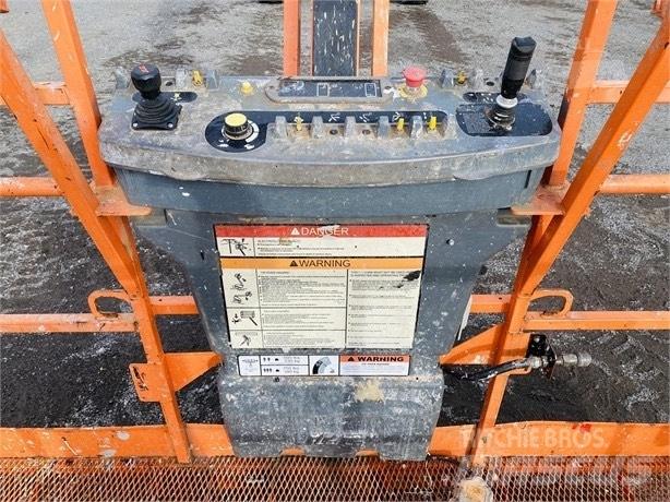 JLG 860 SJ 直臂高空工作平台