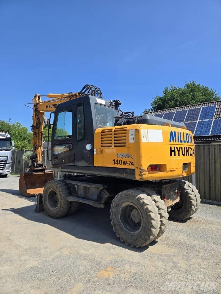 Hyundai Robex 140 W 轮式挖掘机