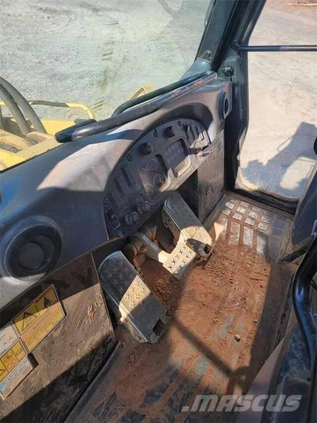 CAT 953C 履带式装载机