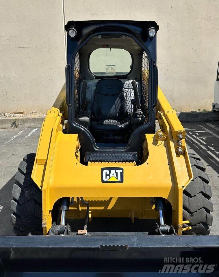 CAT 246 D 滑移装载机
