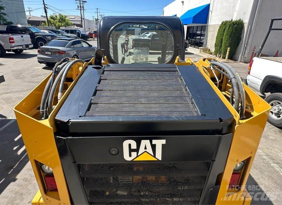 CAT 246 D 滑移装载机