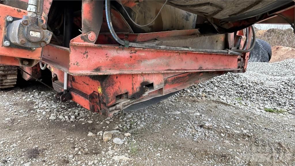 Terex FINLAY 883 振动筛