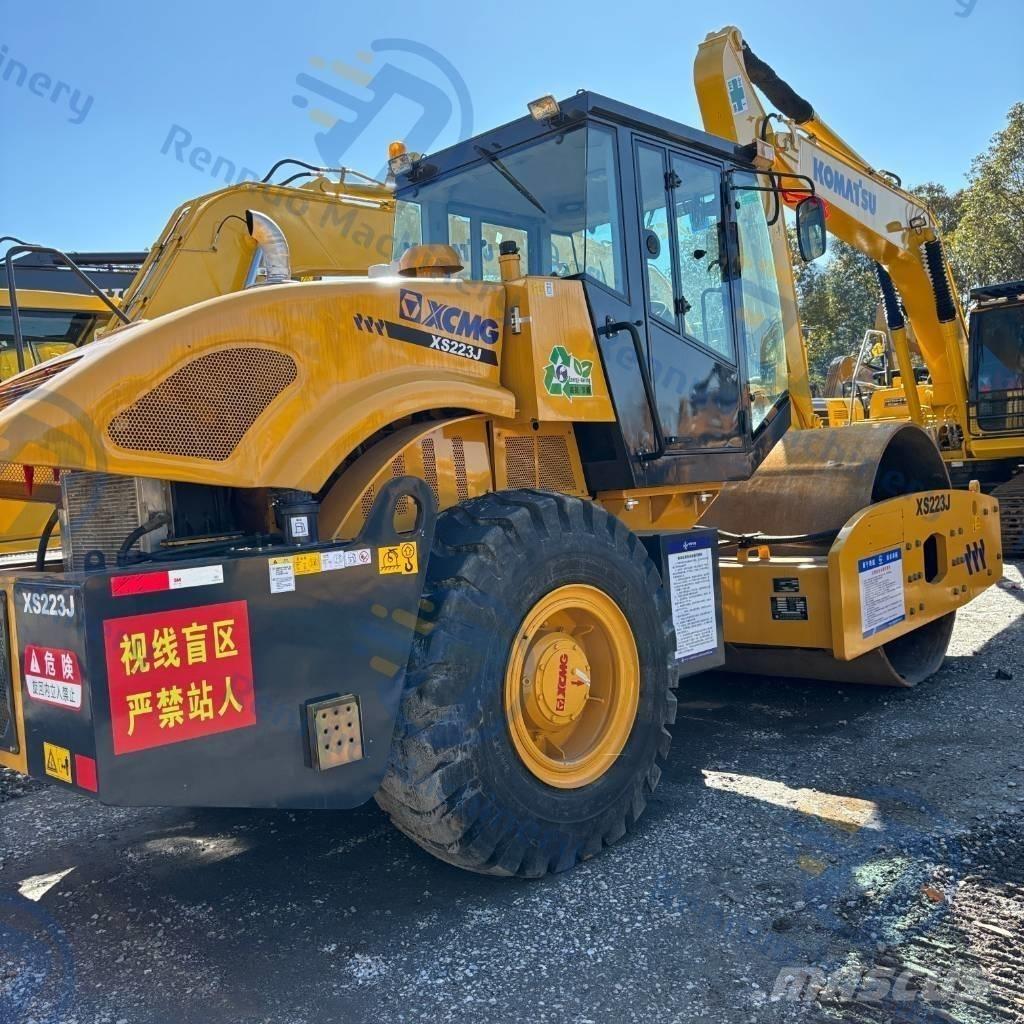 XCMG XS 223 J 单轮压路机