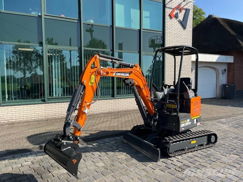 Develon DX 20 ZE 小型挖掘机