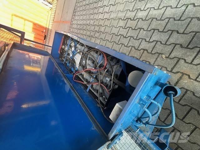 Holland Lift A151EV 剪叉式升降机