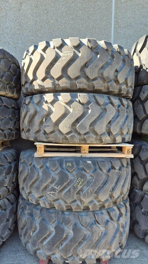 Michelin 23.5 R25 轮胎、车轮、轮圈
