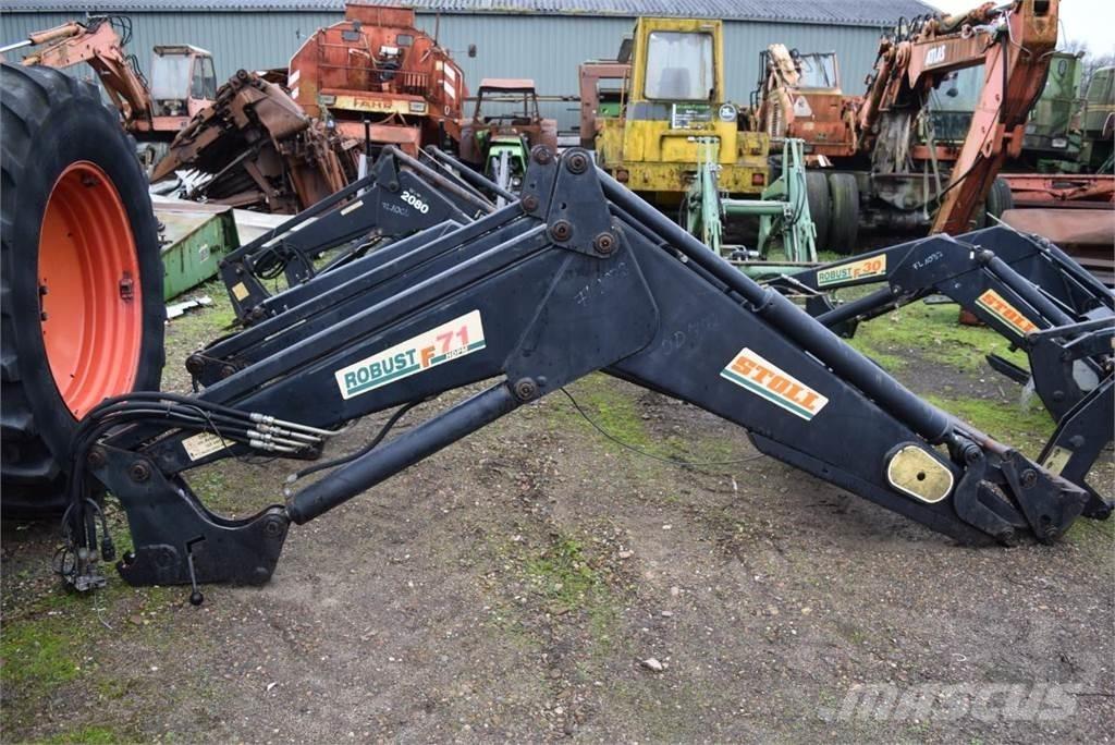 Stoll Robust F71 前装载和挖掘机
