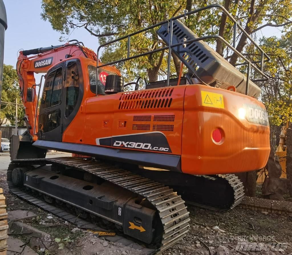 Doosan DX300LC- 9C 履带挖掘机