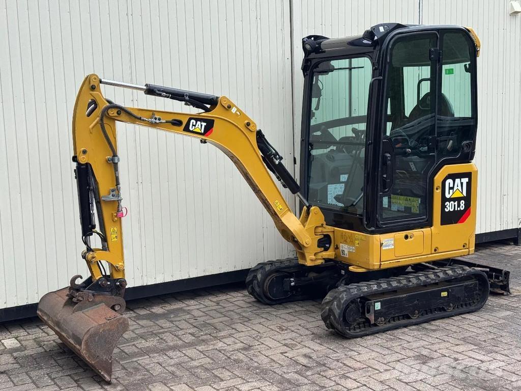 CAT 301.8 NextGen 小型挖掘机