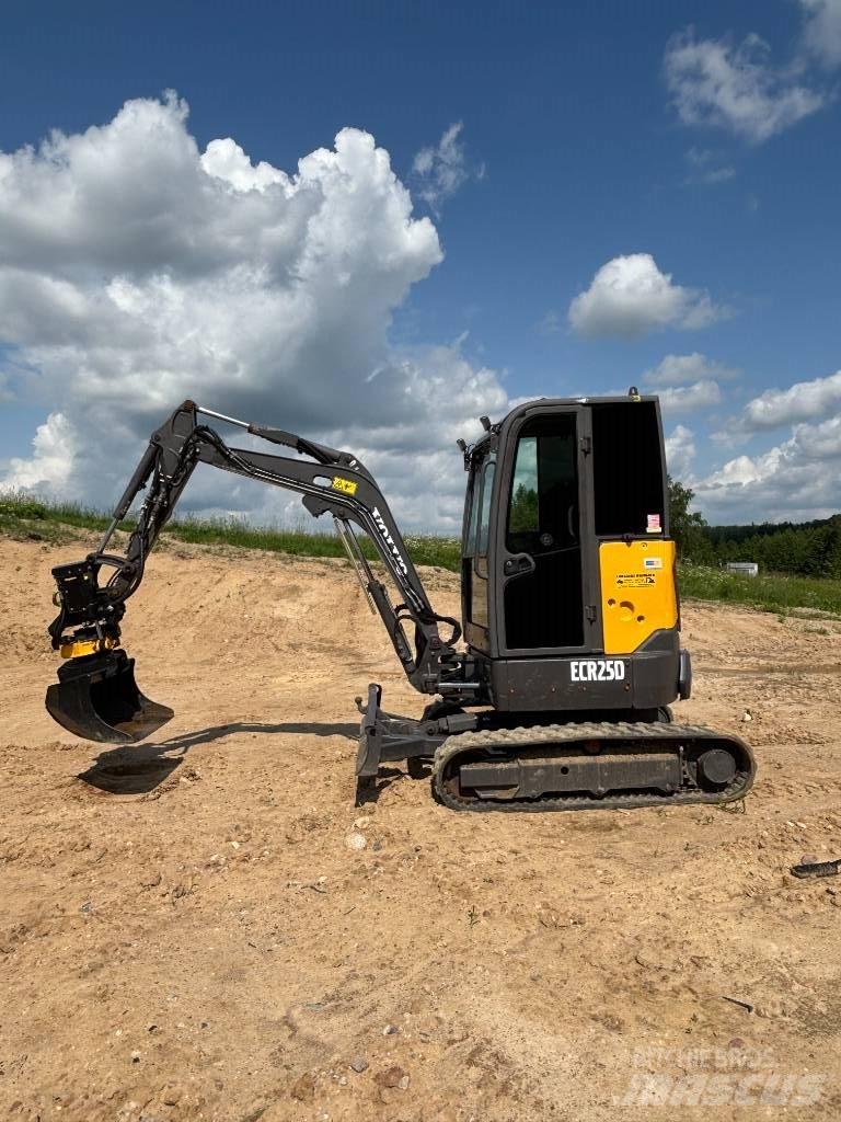 Volvo ECR 25 D 小型挖掘机