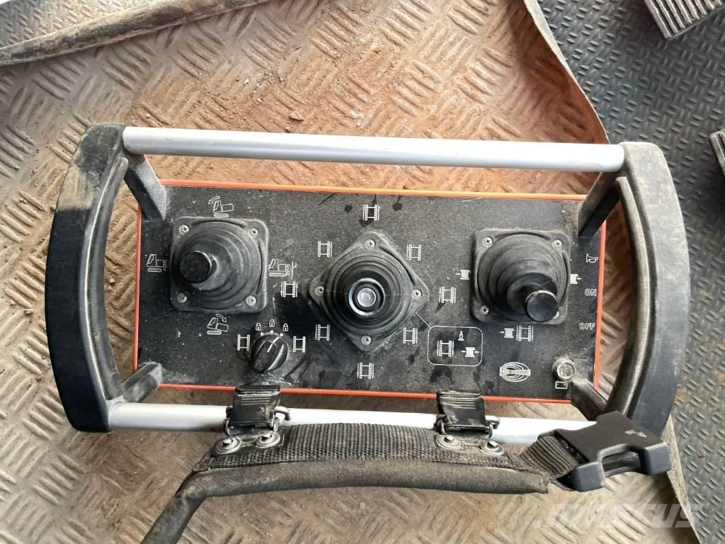 Sandvik Ranger DX800 钻孔机