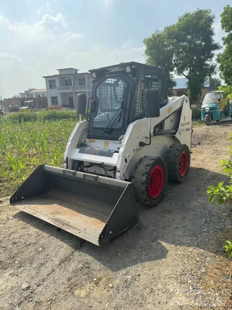 Bobcat S16 滑移装载机