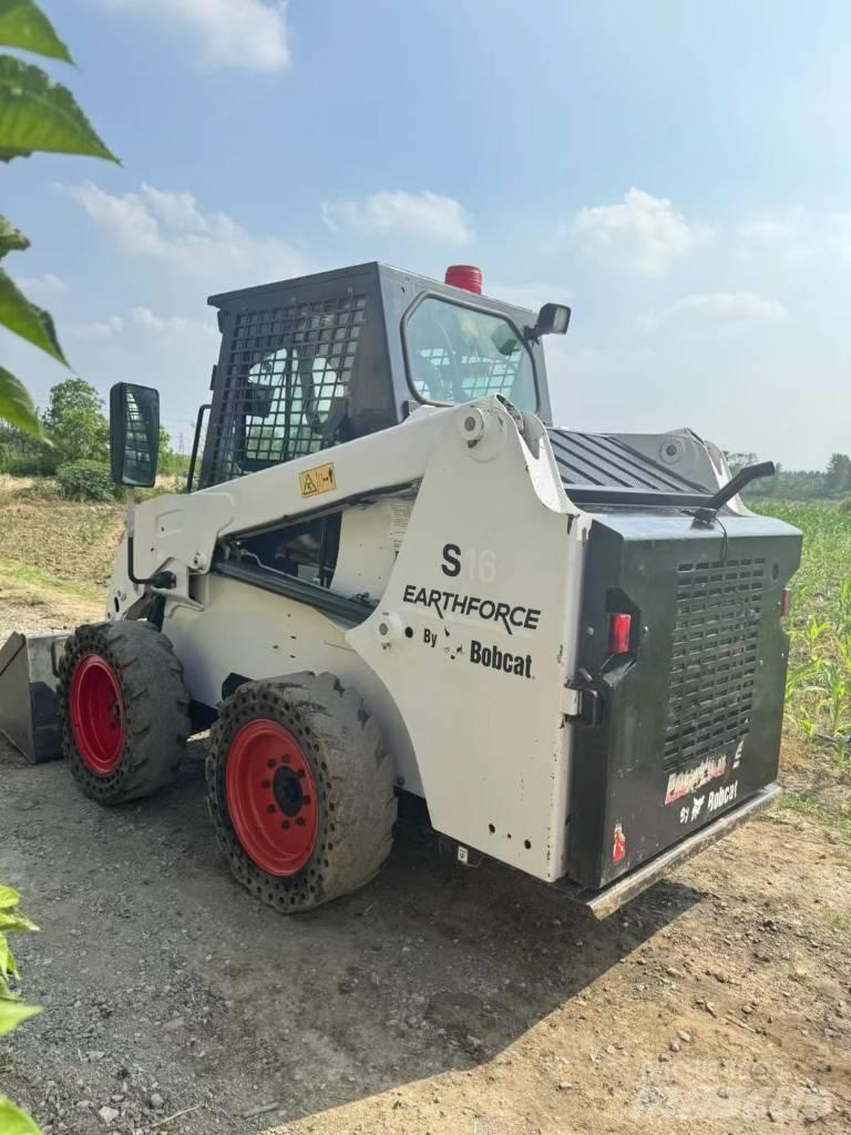 Bobcat S16 滑移装载机