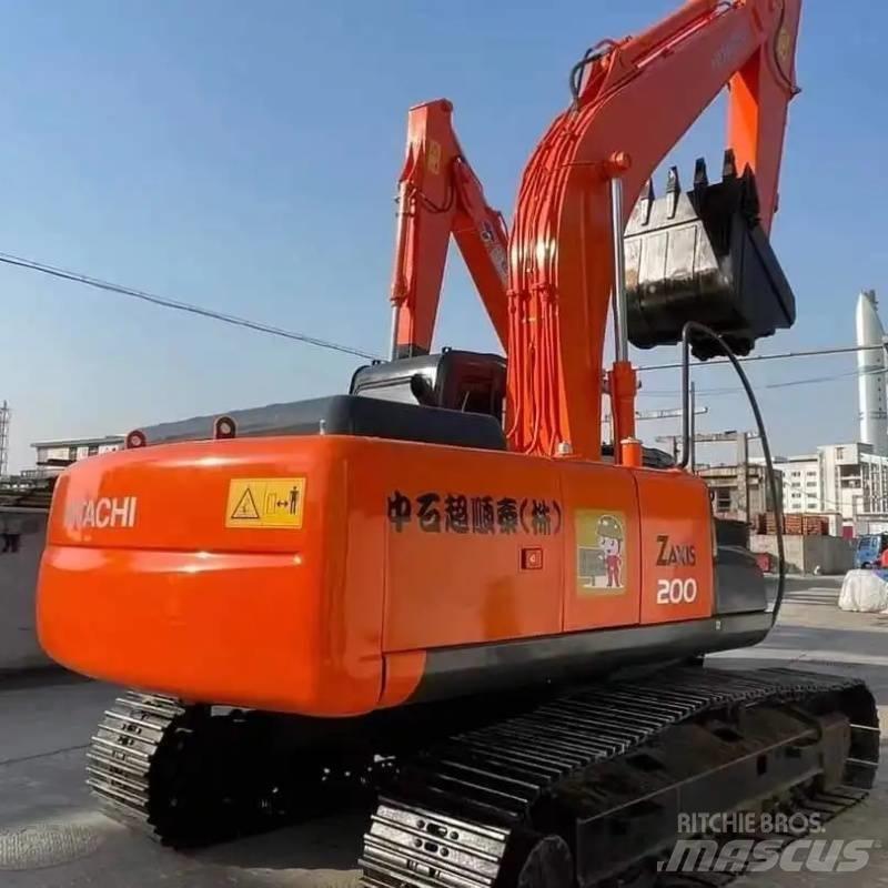 Hitachi ZX 200 履带挖掘机