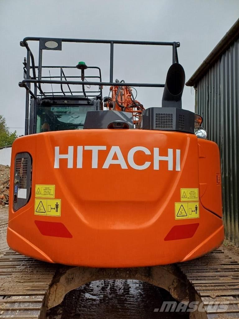 Hitachi ZX 135 US-6 履带挖掘机
