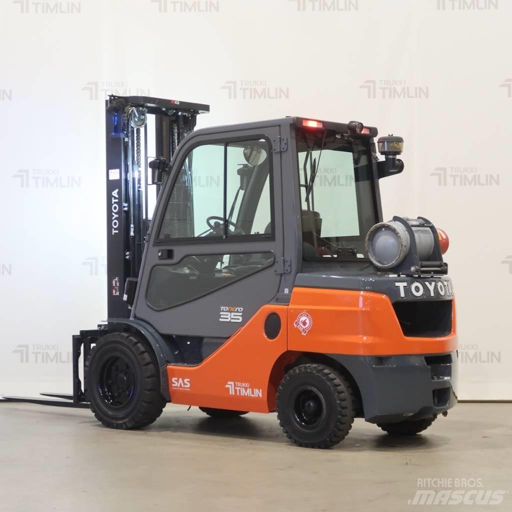 Toyota 02-8FGJF35 天然气叉车