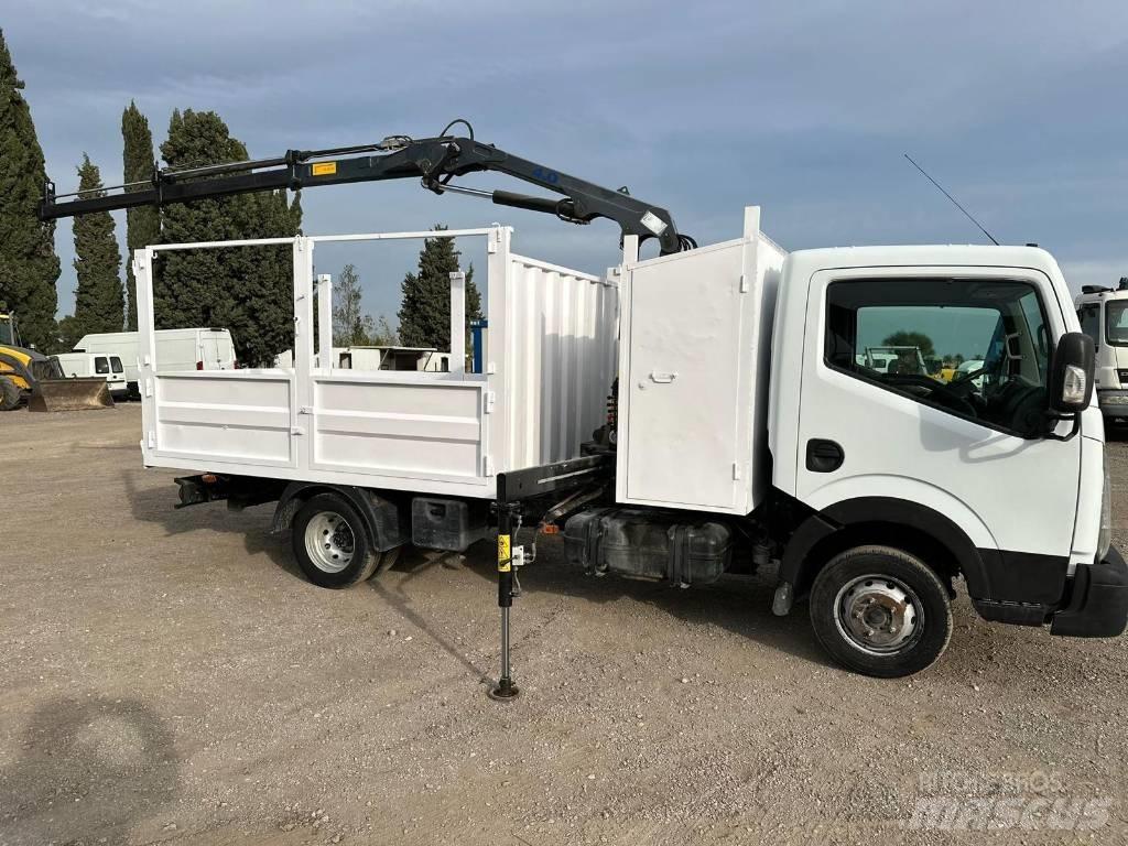 Nissan NT 400 起重车