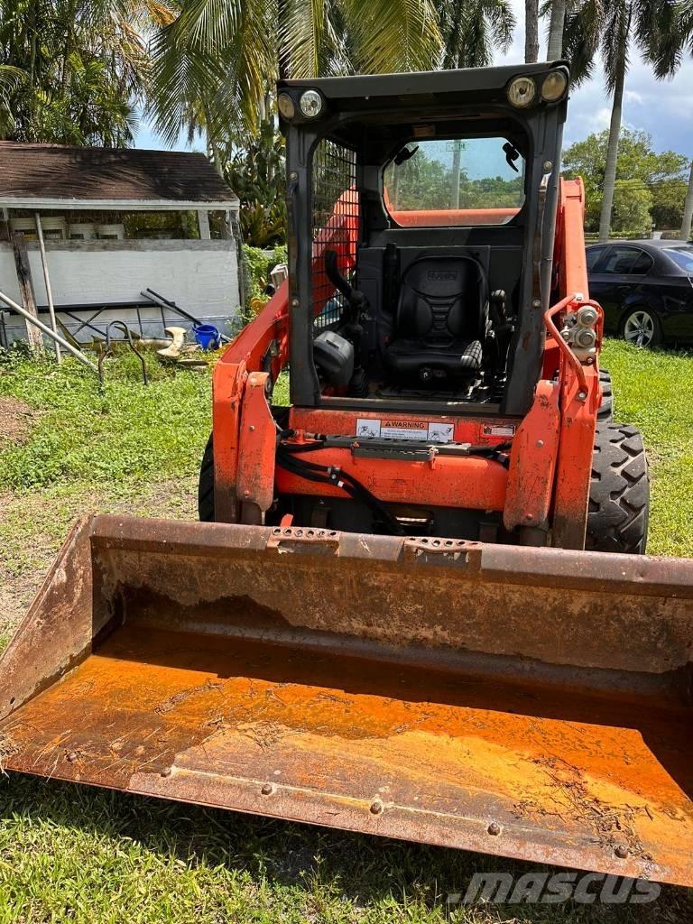 Kubota SSV 75 滑移装载机