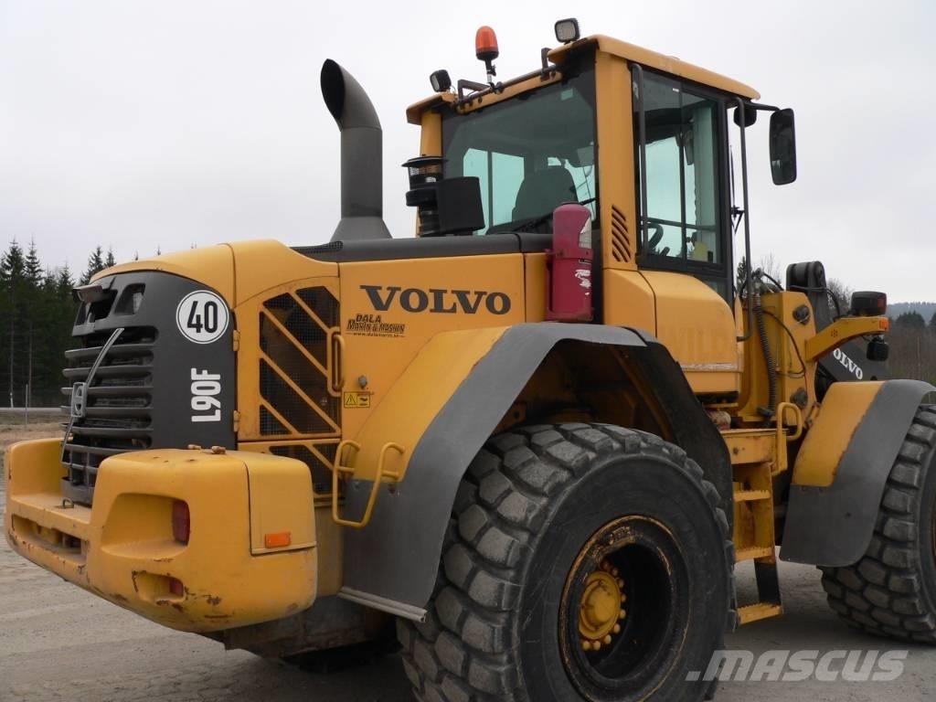 Volvo L 90 F 轮式装载机