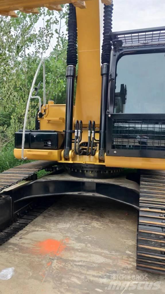 CAT 320D2 履带挖掘机