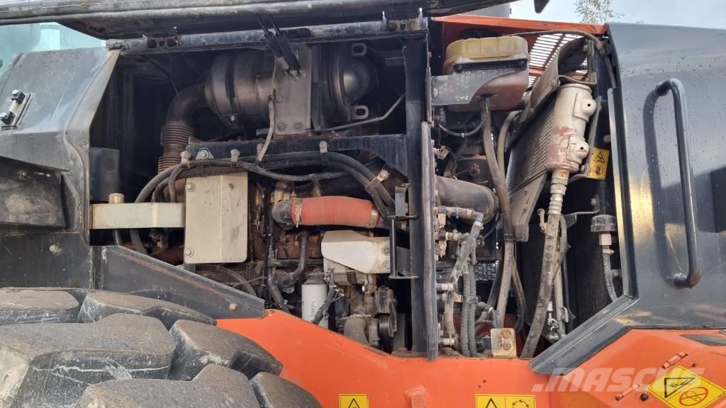 Hitachi ZW 220-6 轮式装载机