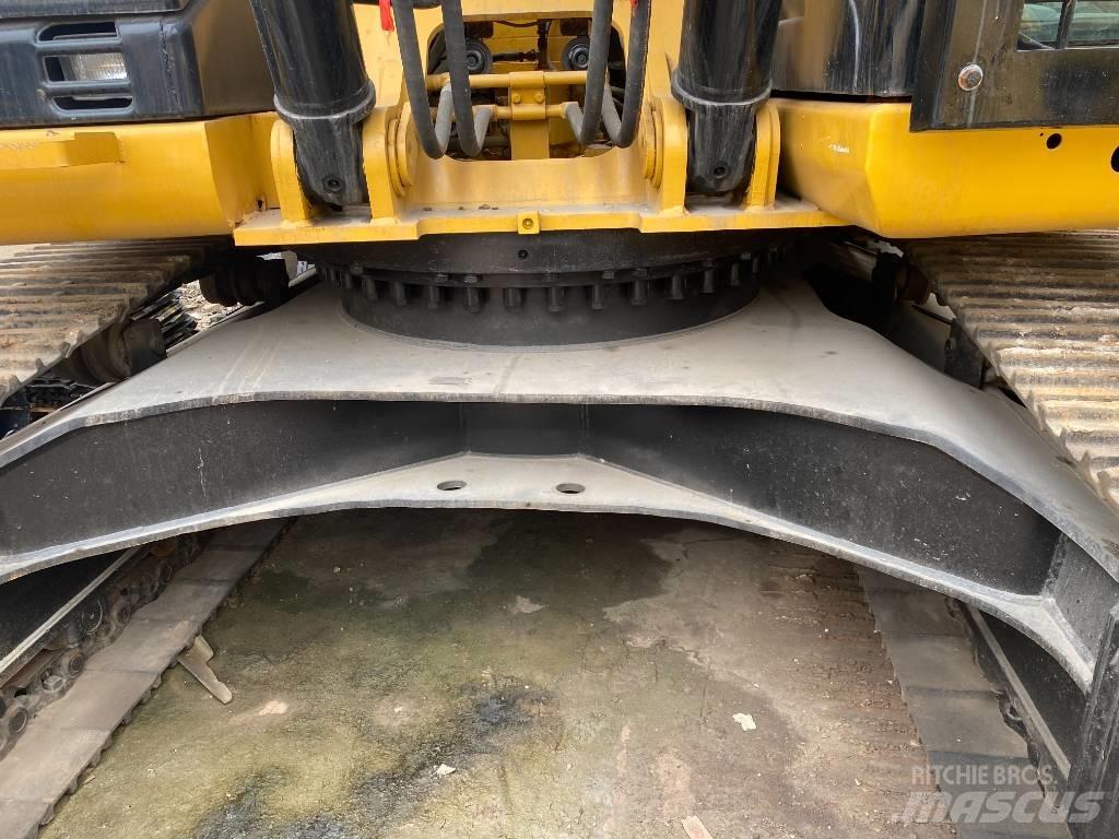CAT 330 D 履带挖掘机