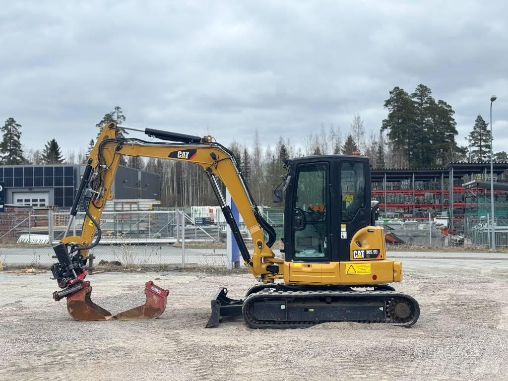 CAT 305.5 小型挖掘机