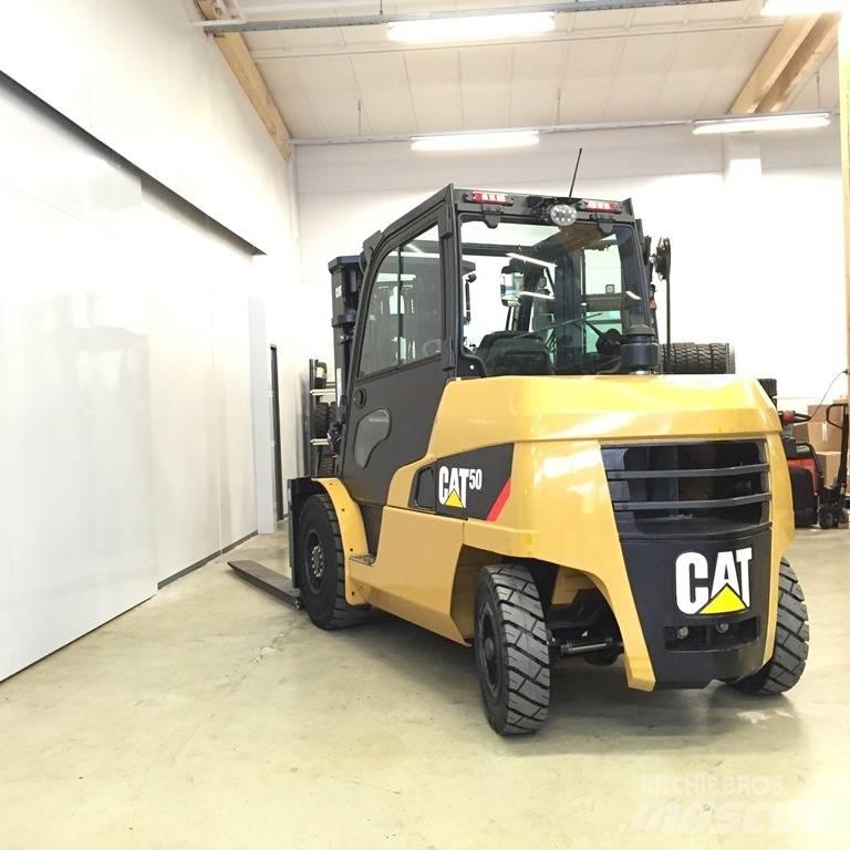 CAT DP 50 N 柴油叉车