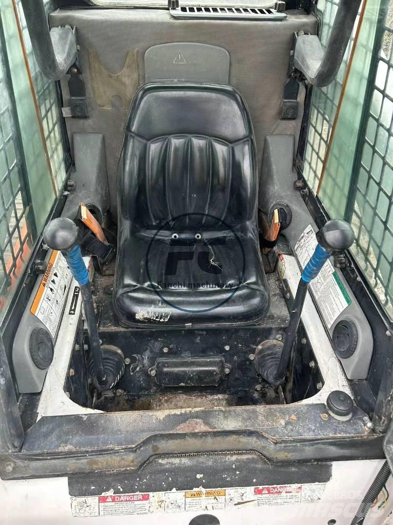 Bobcat S 330 滑移装载机