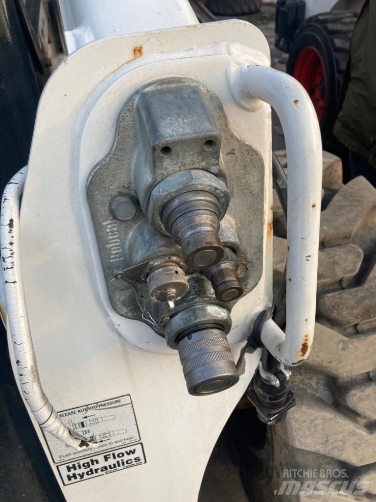 Bobcat S 750 滑移装载机