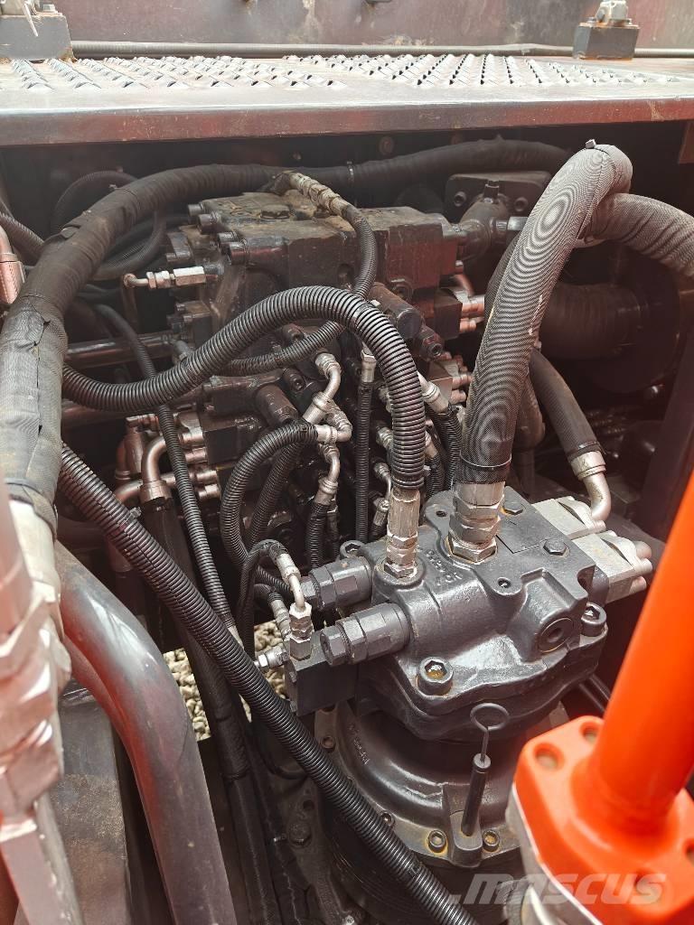 Doosan 225LCA 履带挖掘机