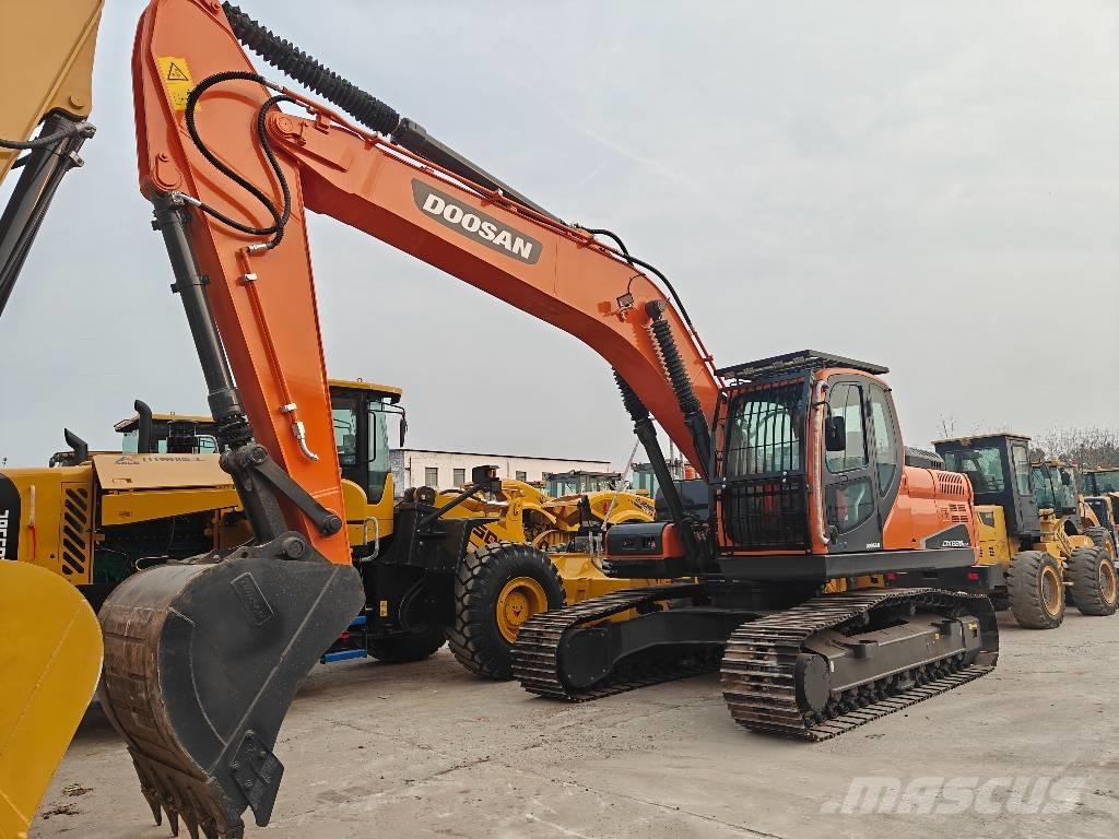 Doosan 225LCA 履带挖掘机