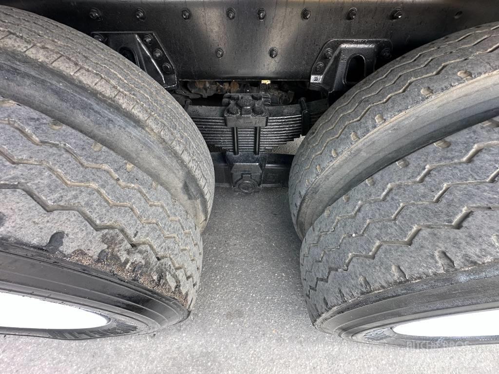 Sterling L 8500 组合/真空油槽车