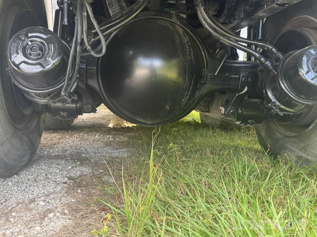 Freightliner M2 组合/真空油槽车