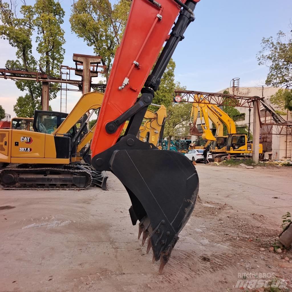 Doosan DX 300 LC 履带挖掘机