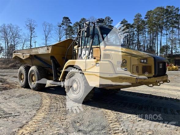 CAT 725C2 铰接式自卸车