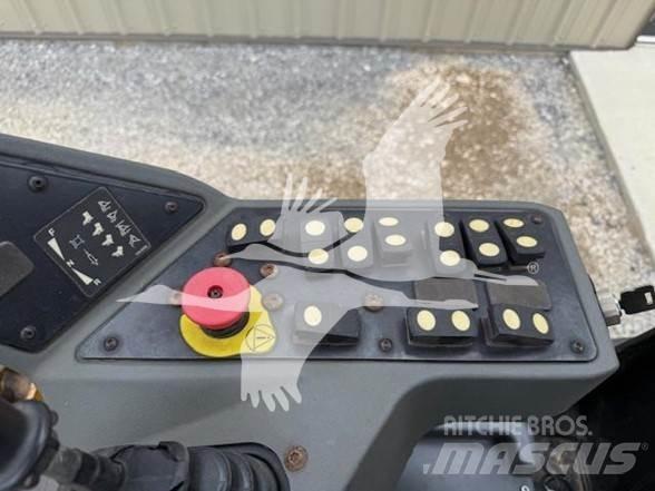 CAT CP44B 单轮压路机