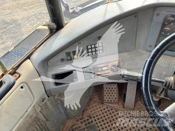 Volvo A25D 铰接式自卸车