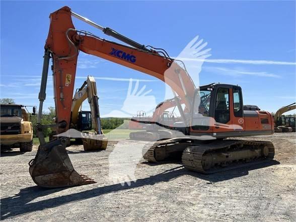 XCMG XE210CU 履带挖掘机