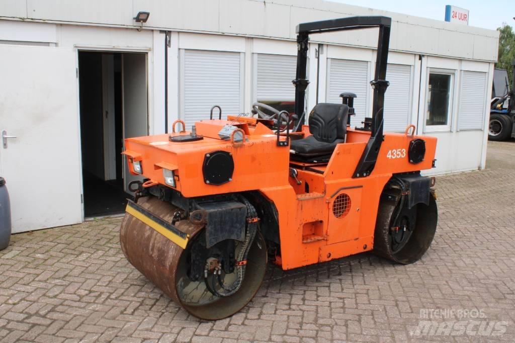 Hamm DV 3.22 双轮压路机